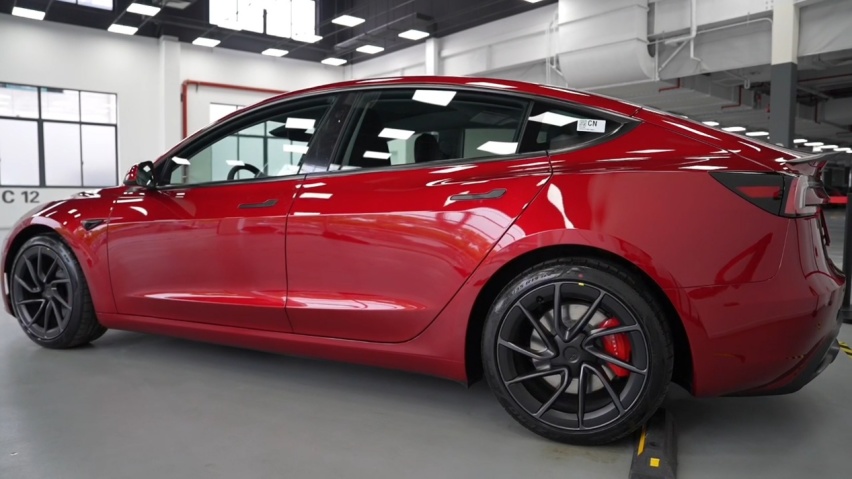 多处改动都在哪？静态品鉴Model 3高性能版，想试驾的心蠢蠢欲动