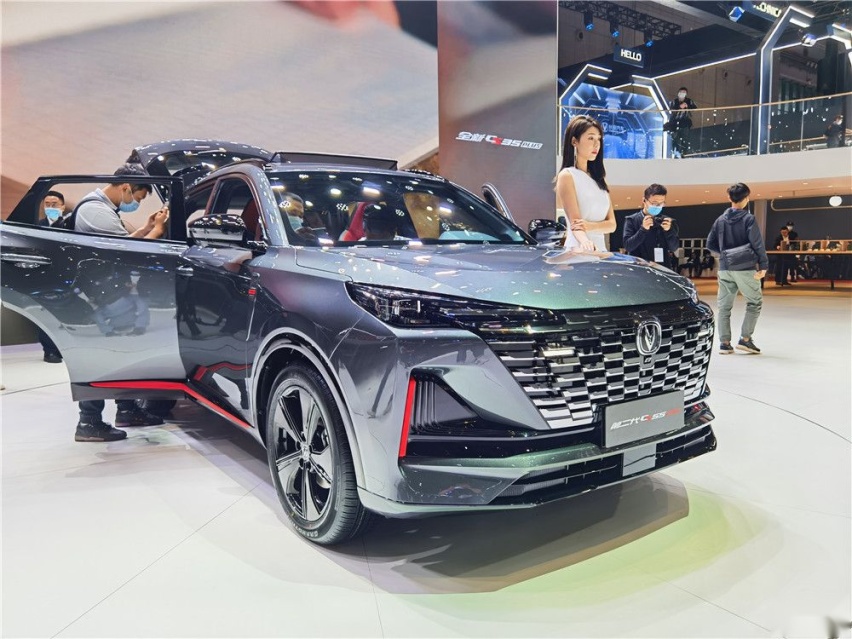 2021上海车展：全新长安CS55 PLUS成新晋网红