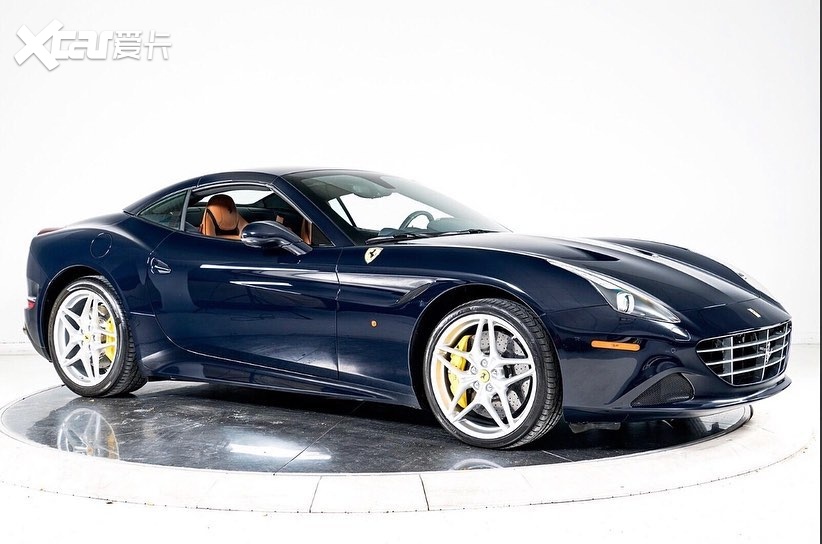 法拉利californiat实车简洁运动的造型