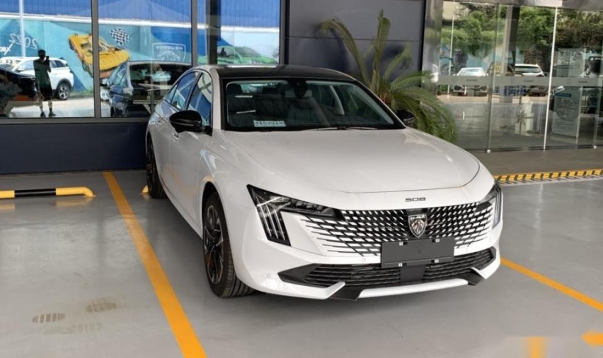 法系车有救了？全新标致508L实拍，全新车标+1.8T，比凯美瑞漂亮