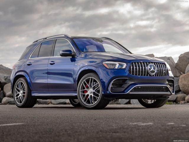 全新宝马X5M/X6M上市 143.89万起的大V8香不香