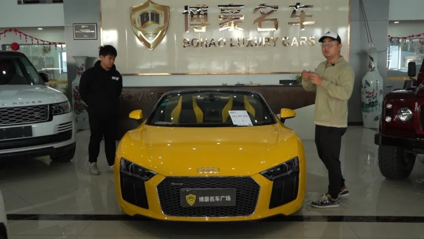 开敞篷8缸3系逛二手车市场，40万竟然打包带走4辆