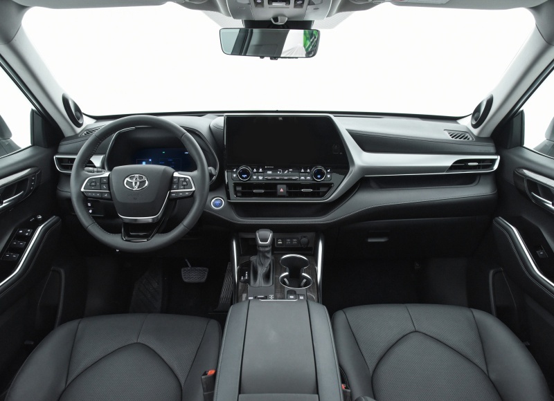 丰田THS加持的7座中型SUV 价格却完全不同 传祺GS8对比汉兰达