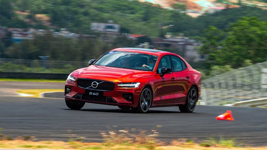 新款沃尔沃S60试驾！2.0T+48V真的越开越爽