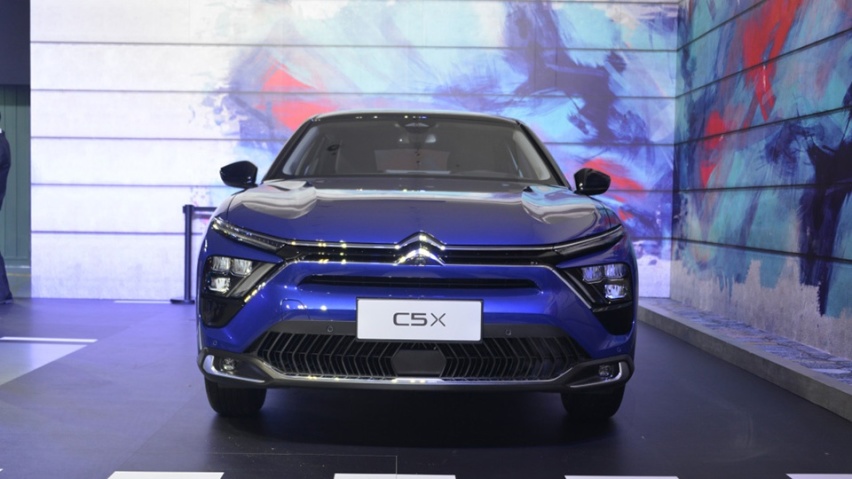 和帕萨特比性价比？凡尔赛C5 X真的就“凡尔赛”了