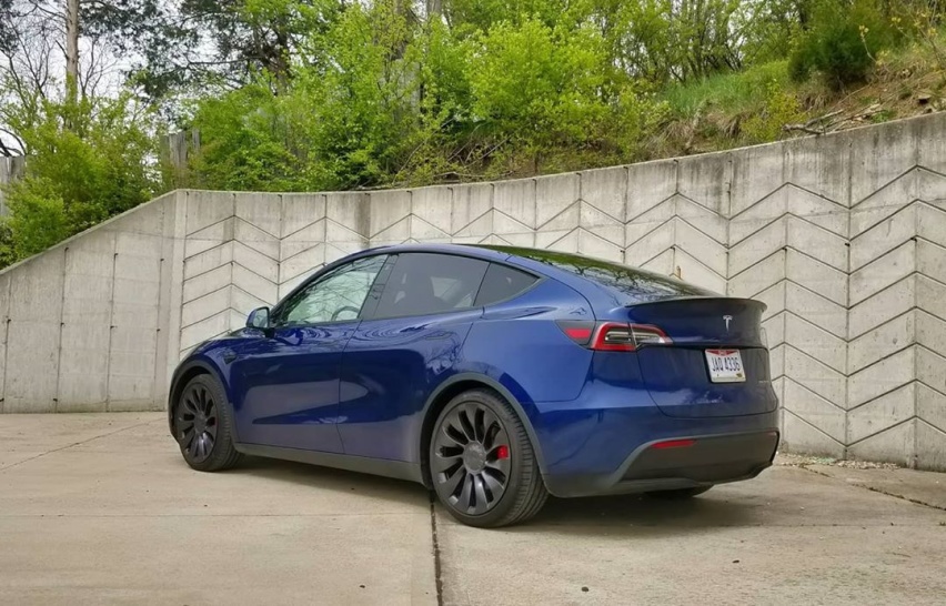 前卫的造型 特斯拉Model Y实车
