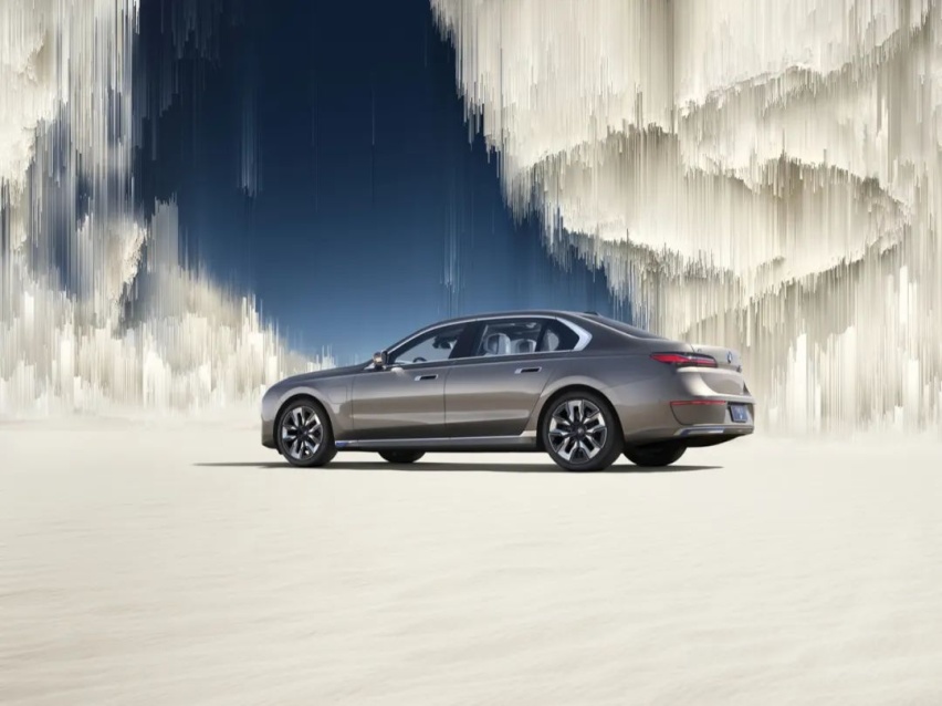 宝马的「百万级电动」教科书——创新纯电动BMW i7