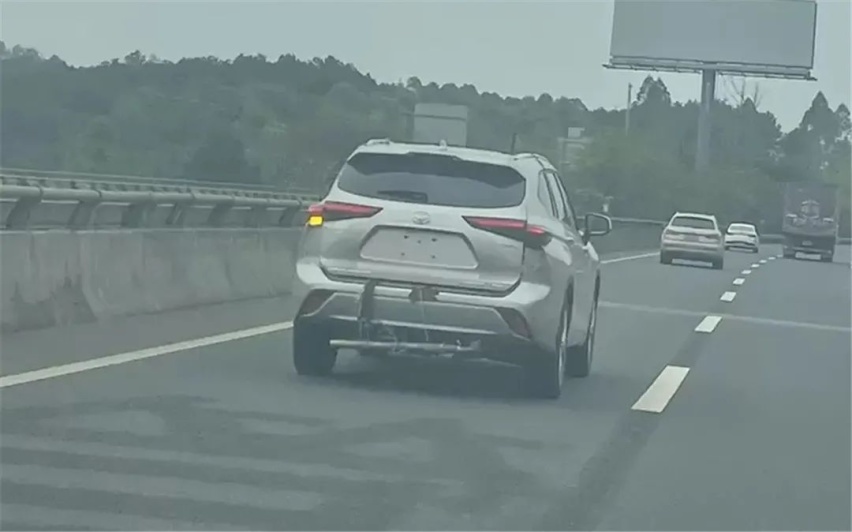 东风悦达起亚更名为起亚汽车、长安C385官图发布…丨今日车闻