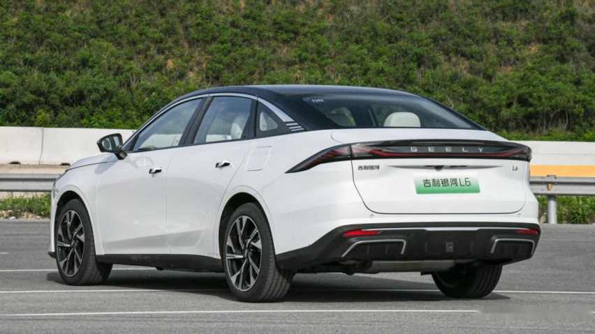 银河L6公布配置，亏电油耗4.55L/综合续航1370 km