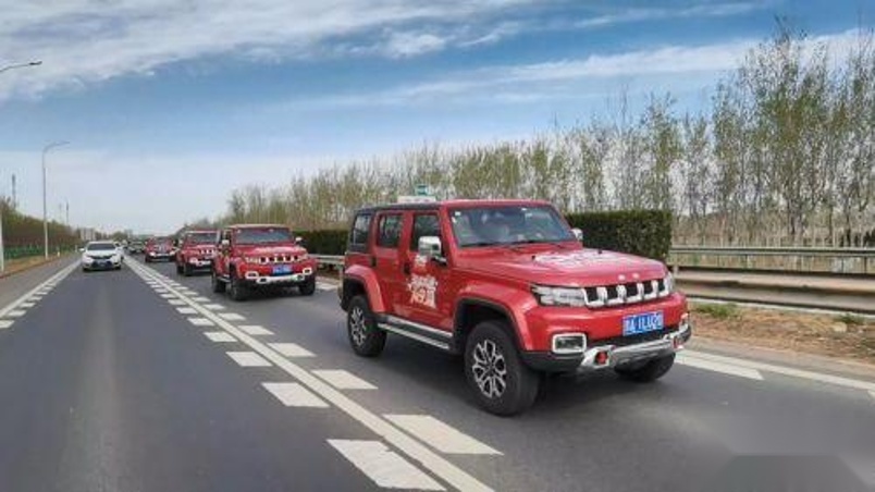 越野家用样样精通，搭配2.0T+ZF8AT，网友：行驶在城市中的硬汉