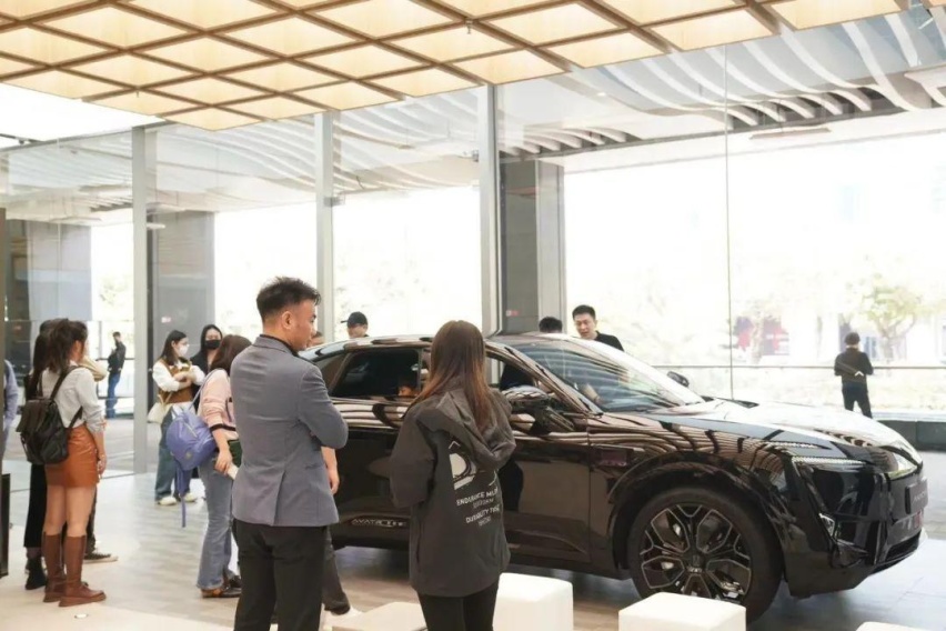 余承东正面回应：王军停职不影响对阿维谈全力支持！