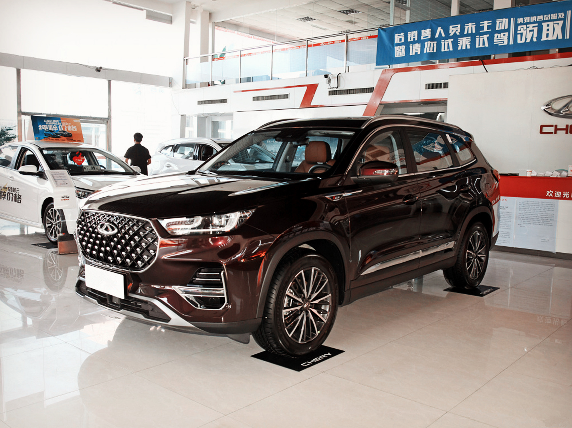 ������ʽ���У���8 PLUS���ˣ�܇�ȕx�����܇��