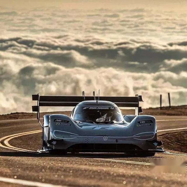 破“派克峰”百年记录，击败蔚来EP9，电动猛兽Volkswagen I.D.R