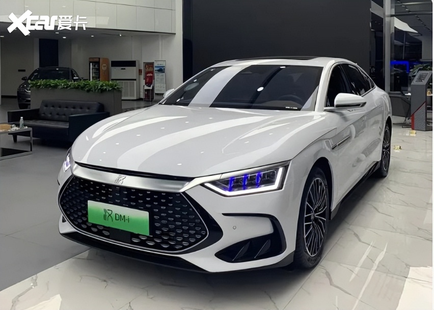 15万级混动轿车二选一！汉DM-i稳如老狗，星耀8凭啥抢风头？