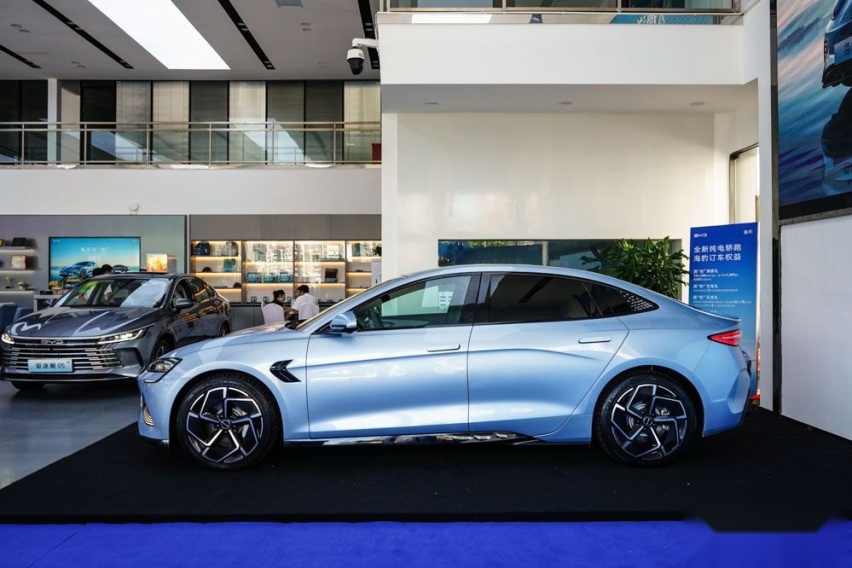 预算20万以上买中型车，Model 3和海豹谁才是首选？