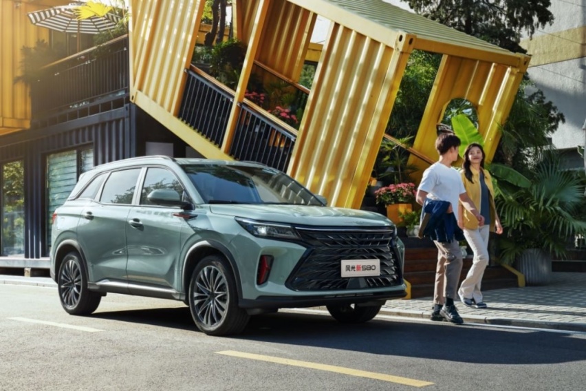 全系六座高舒适加持，风光新580要做家用SUV里的“MPV”？