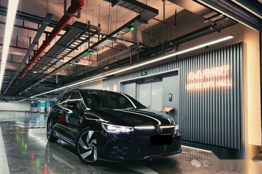 竞技走街风的大众8代高尔夫GTI，这是小钢炮的正确打开方式