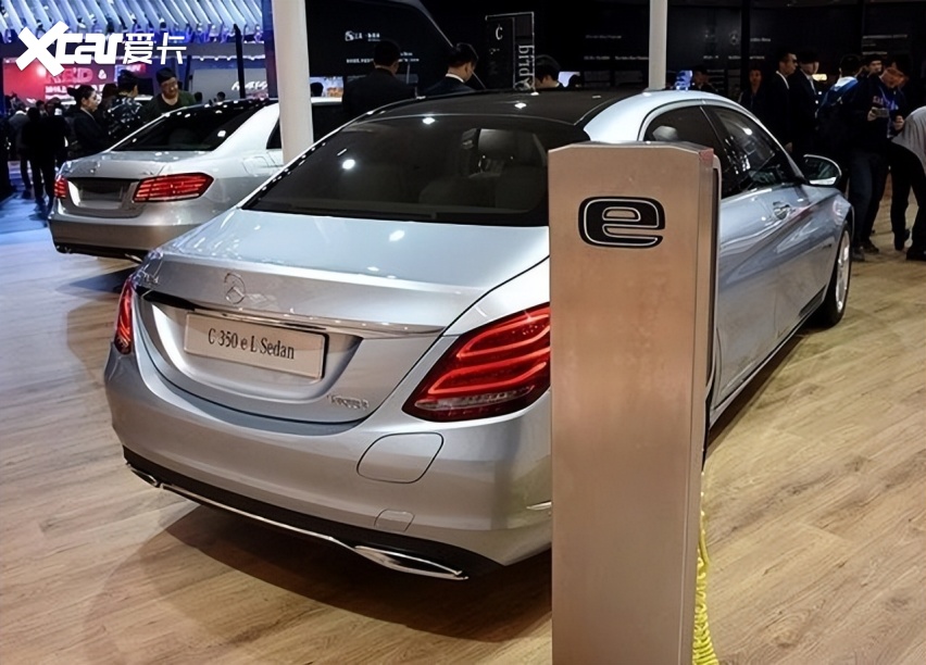 最省油奔驰c来了,免购置税送绿牌,2.0t性能不逊amg,心动么