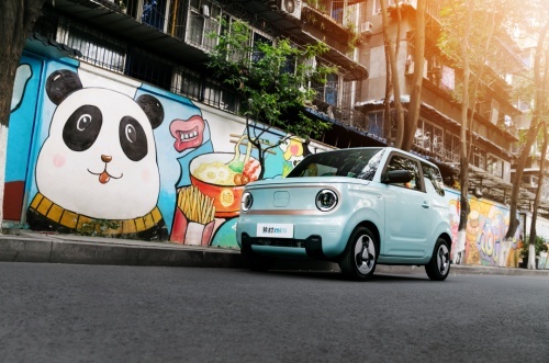 熊猫mini:续航200km有优惠有快充,五菱宏光不香了?