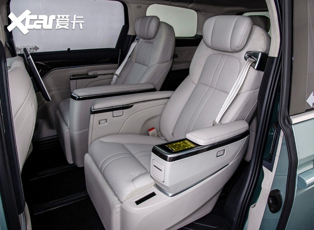 腾势D9 DM-i的正面对手,车长近5米3,搭载1.5T插混,上汽出品