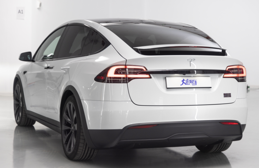 特斯拉Model X Plaid版首秀