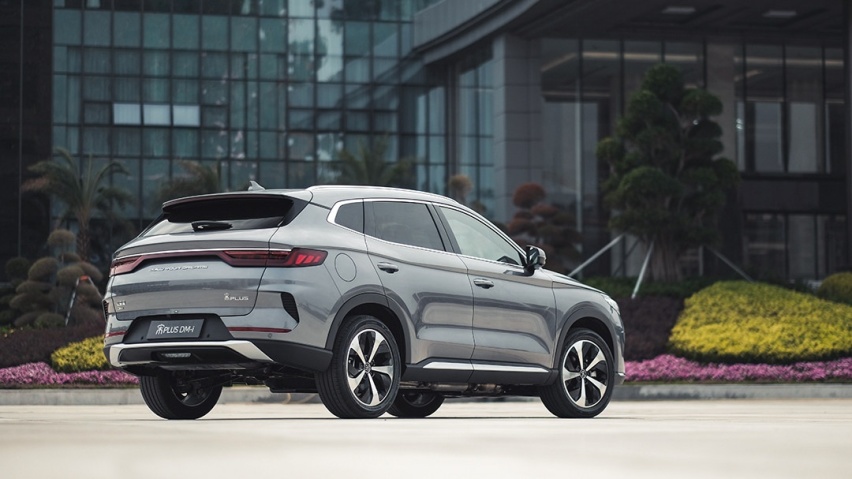 4.4L油耗！加速感不输2.0T？这辆国产新SUV确实不错！