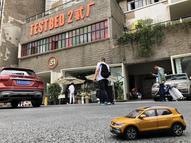 在重庆，开偏30°怕的不是撞车，而是走错路，因为导航都不灵