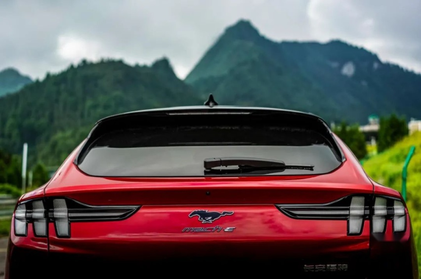 不辱“Ye马”之名，赛道试驾Mustang Mach-E后答疑三点