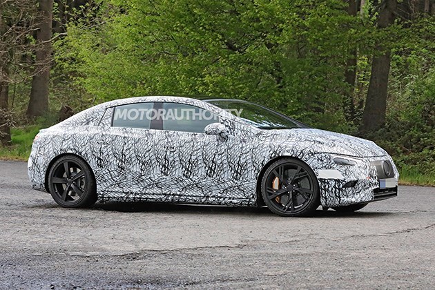 更强运动表现  将于2022年亮相  梅赛德斯-AMG EQE最新谍照