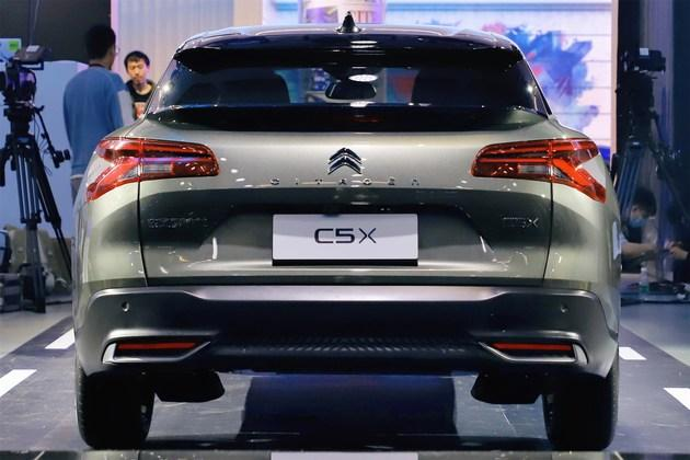 众望所期，凡尔赛C5 X预售14.37万起，标配12大高级配置