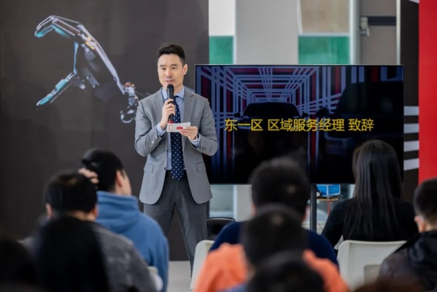 “地表最强SUV”＋人形机器人 金陵再迎特斯拉Model X
