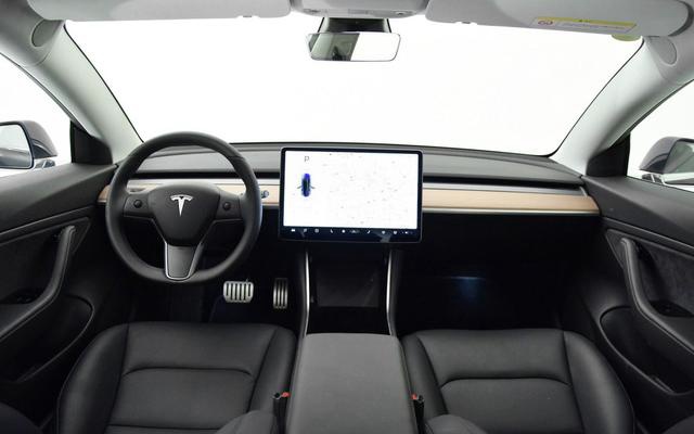 同为32.8万,特斯拉Model 3国产版和理想ONE选谁?