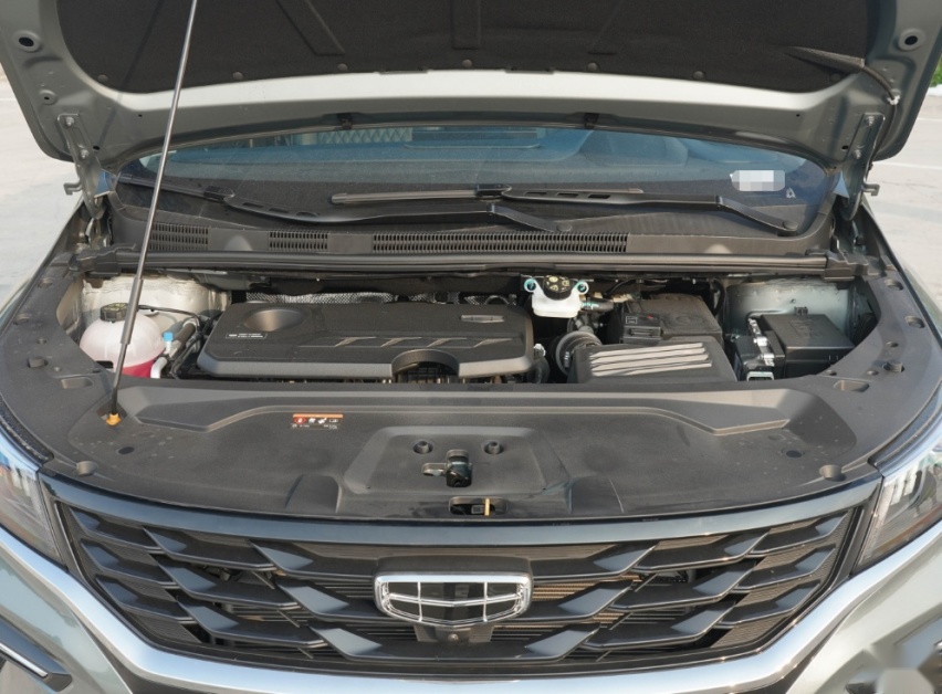 吉利又一台7座车，配540°透明底盘，搭载1.5T油耗6.9L