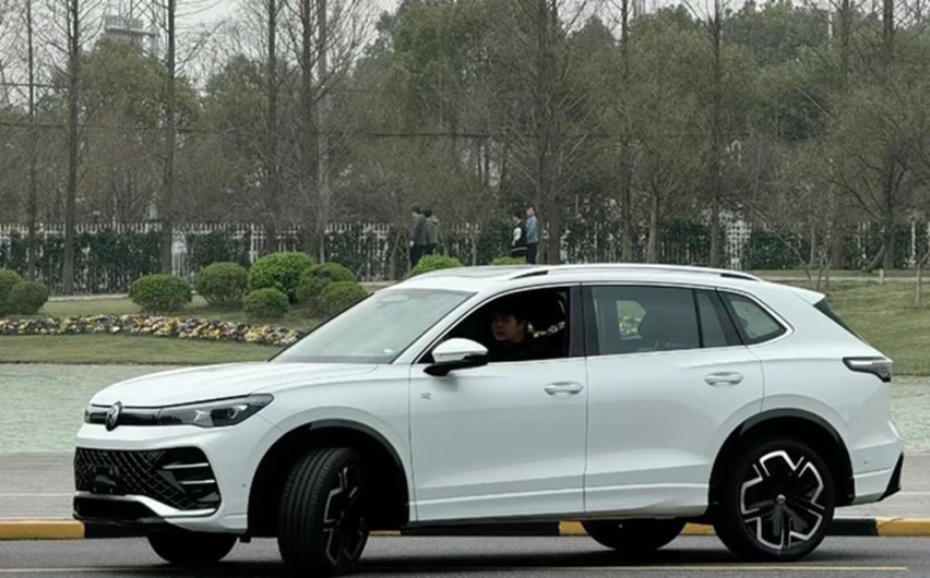 大众途观L Pro现身，颜值焕新，新增副驾娱乐屏，与途观L同堂销售