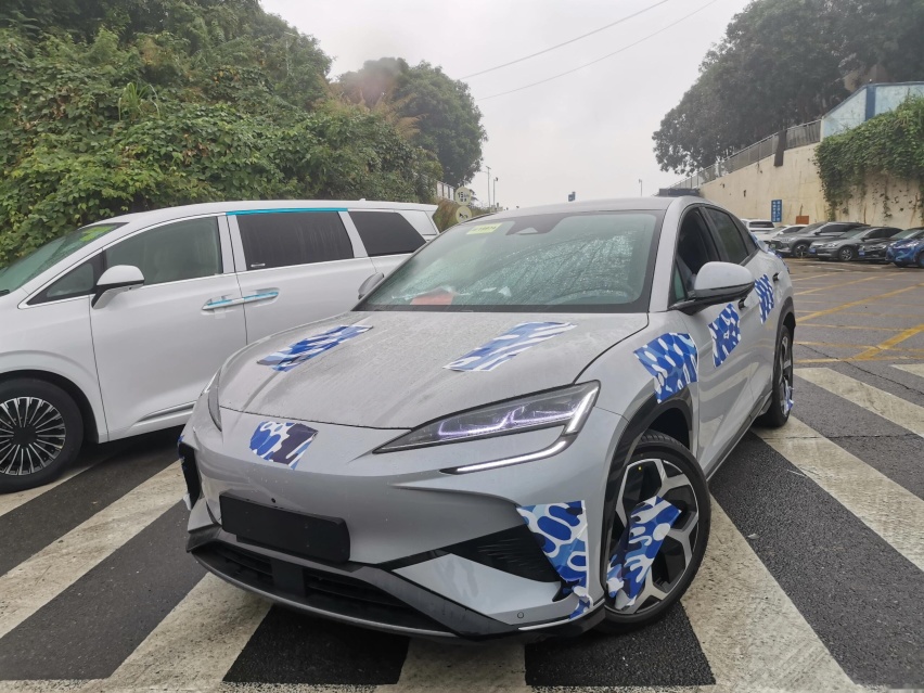 比亚迪海狮07 EV现身街头，大过Model Y，配530马力+云辇