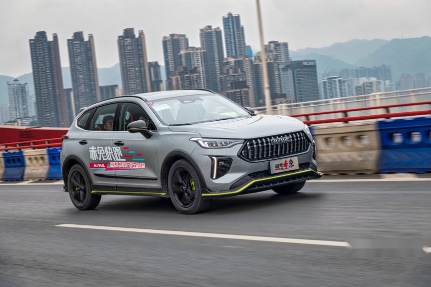 试驾哈弗赤兔 适合年轻人的运动SUV 百公里加速7.7秒