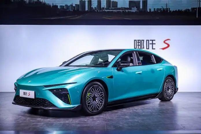这台车卖20万出头,动力、设计、配置都比特斯拉Model 3强