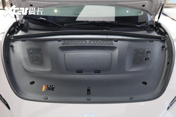 售22.99万起，车长达到5米，最高续航666公里，静态体验飞凡F7