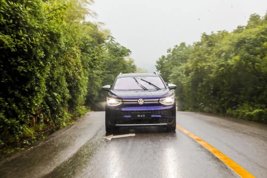 30万以内唯一一台合资7座纯电SUV 试驾上汽大众ID.6 X