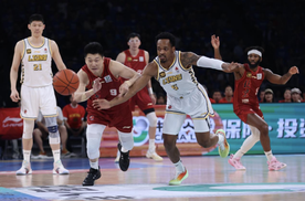 穿上战袍、开上极狐，北汽男篮点燃这座城，zheì就是北京力量！