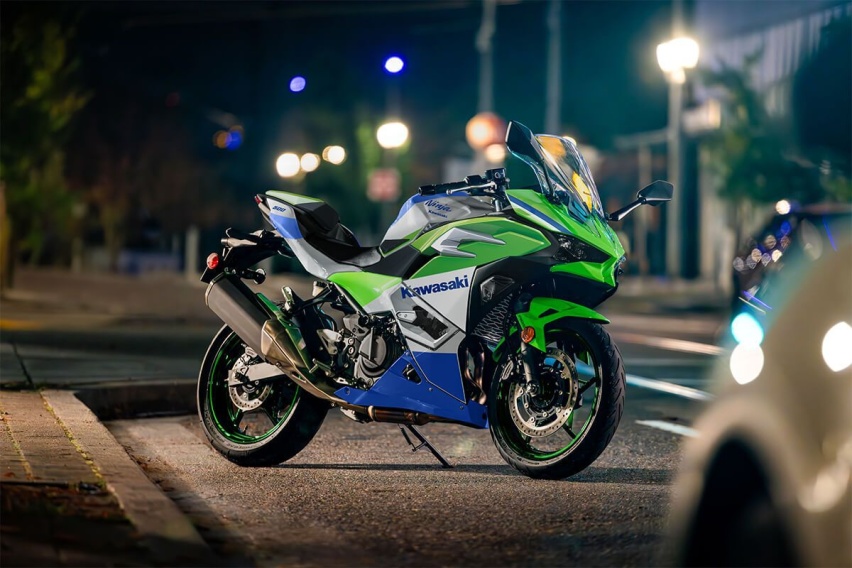 90年代经典涂装上身，川崎Ninja 500四十周年纪念版上市