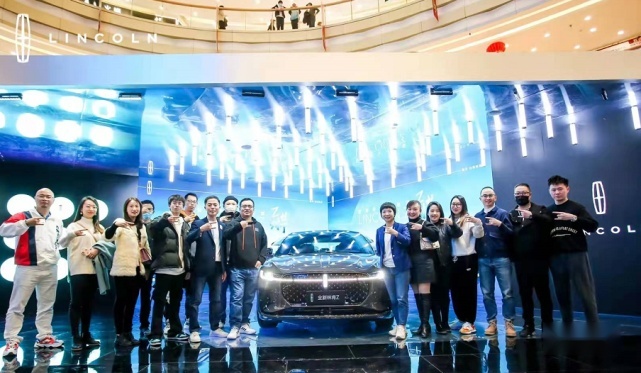 全新林肯Z预售25.5万起，标配2.0T+8AT，连BBA都直呼超值