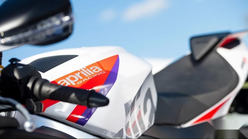 新车|MotoGP白色涂装:2023阿普利亚 RSV4限定版