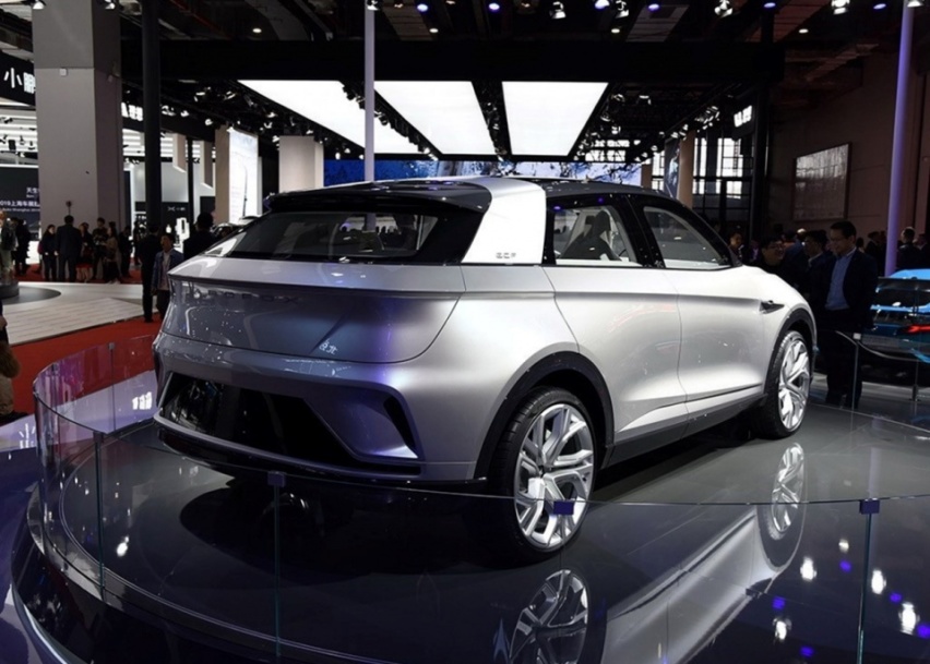 北汽的高阶纯电动SUV，能指纹解锁，官宣纯电续航不低于600