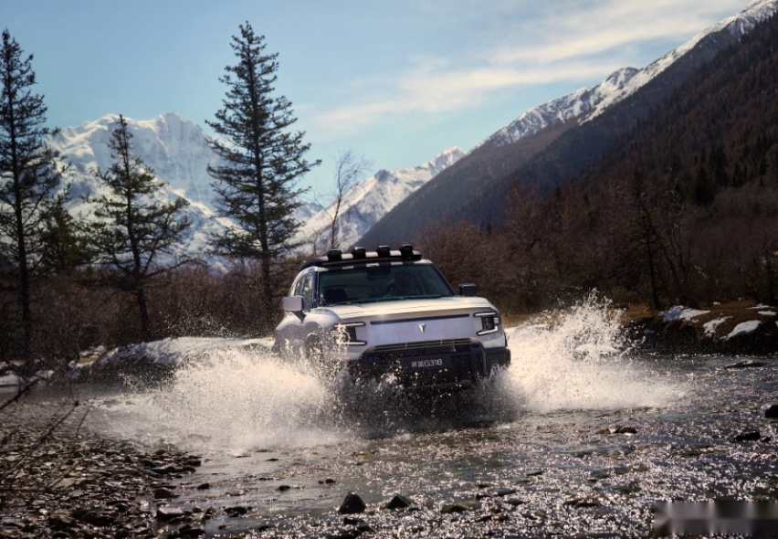30万级新能源硬派SUV 方程豹豹5与深蓝G318怎么选？