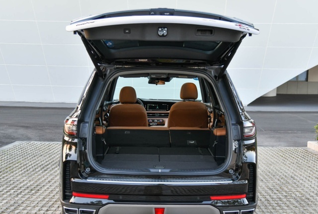 试驾长安旗舰SUV：2.0T+8AT配四驱，顶配才不到20万