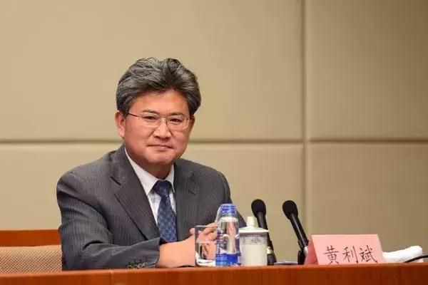 氢燃料VS锂电池！是“相辅相成”还是“相爱相杀”？