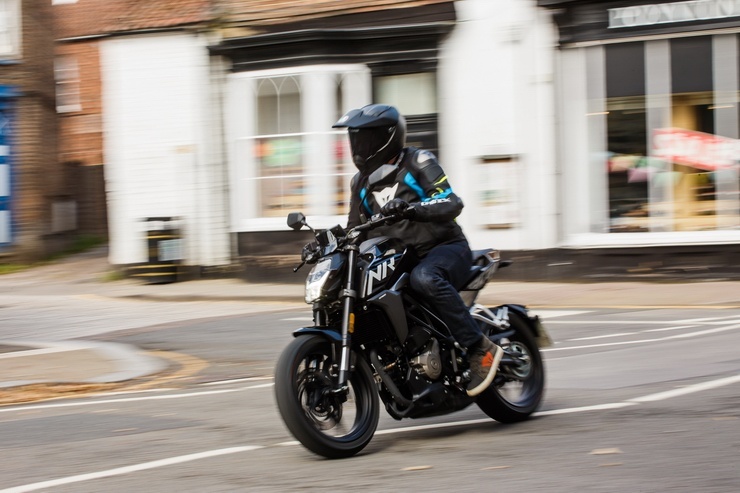 走向世界的CFMOTO 春风海外车型300NK英国测评