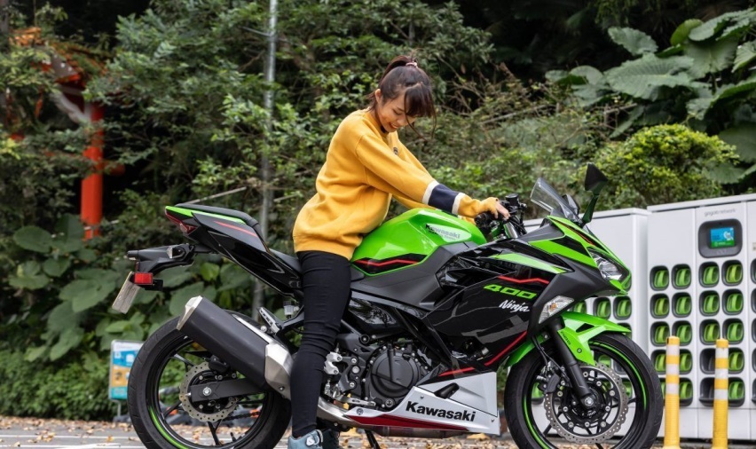 KTM RC390 vs同级仿赛，车型规格集评