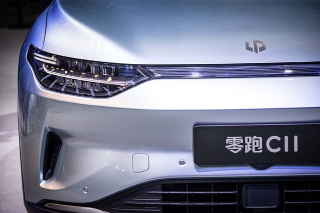 零跑版”L8”曝光！800V架构+全新平台 又一台内卷之王